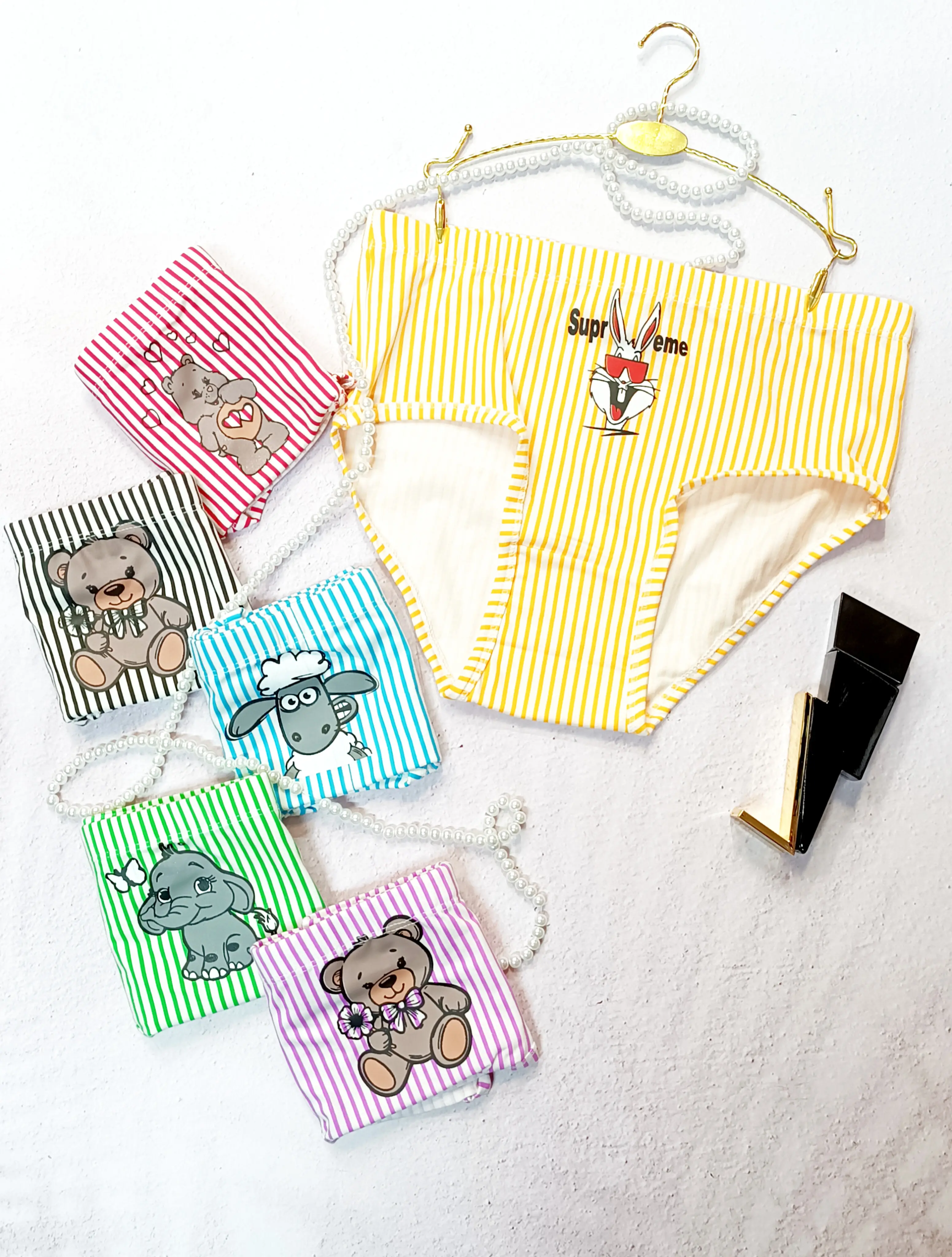 شورت زنانه نخی پریما راه‌راه