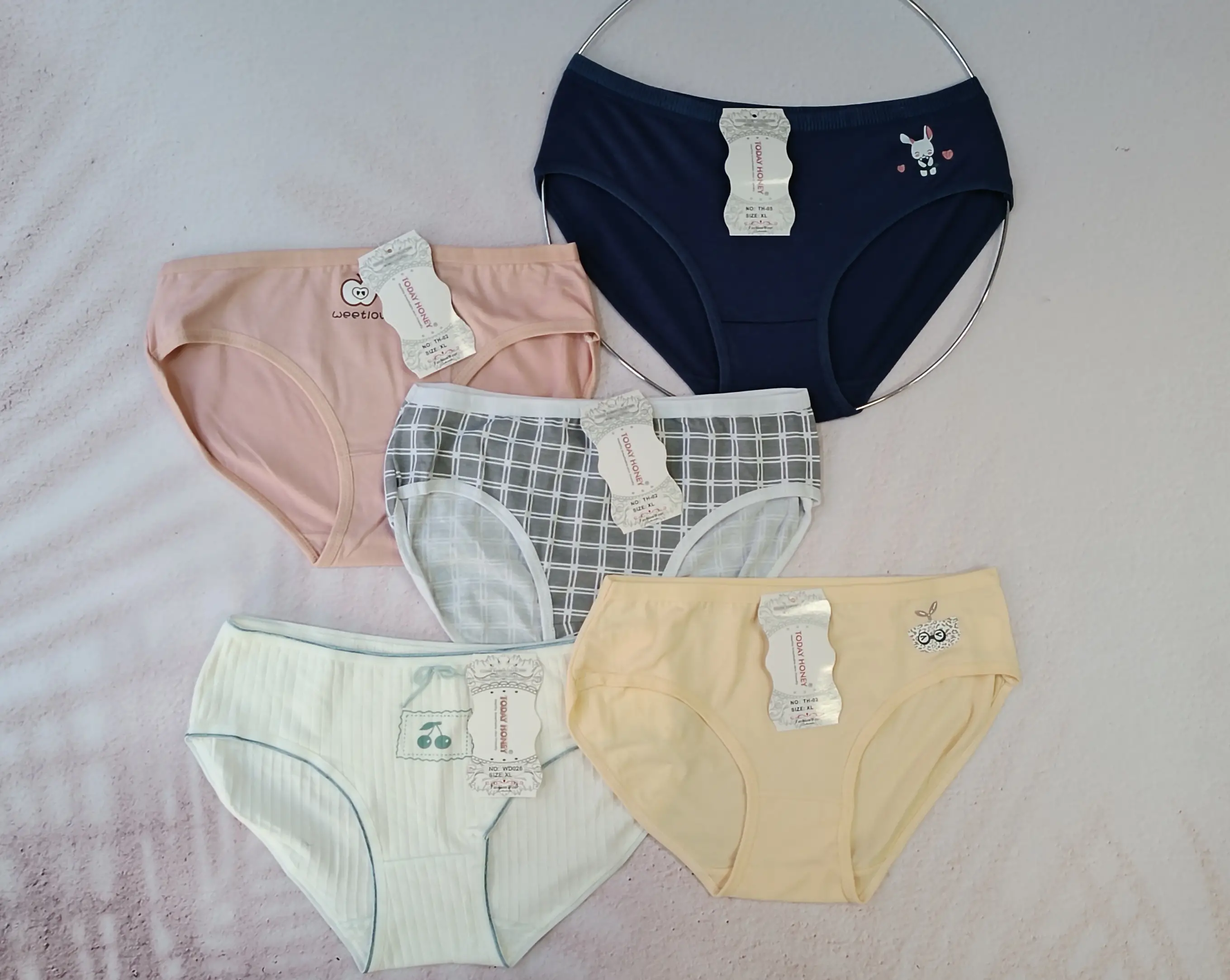 شورت زنانه گیلاسی