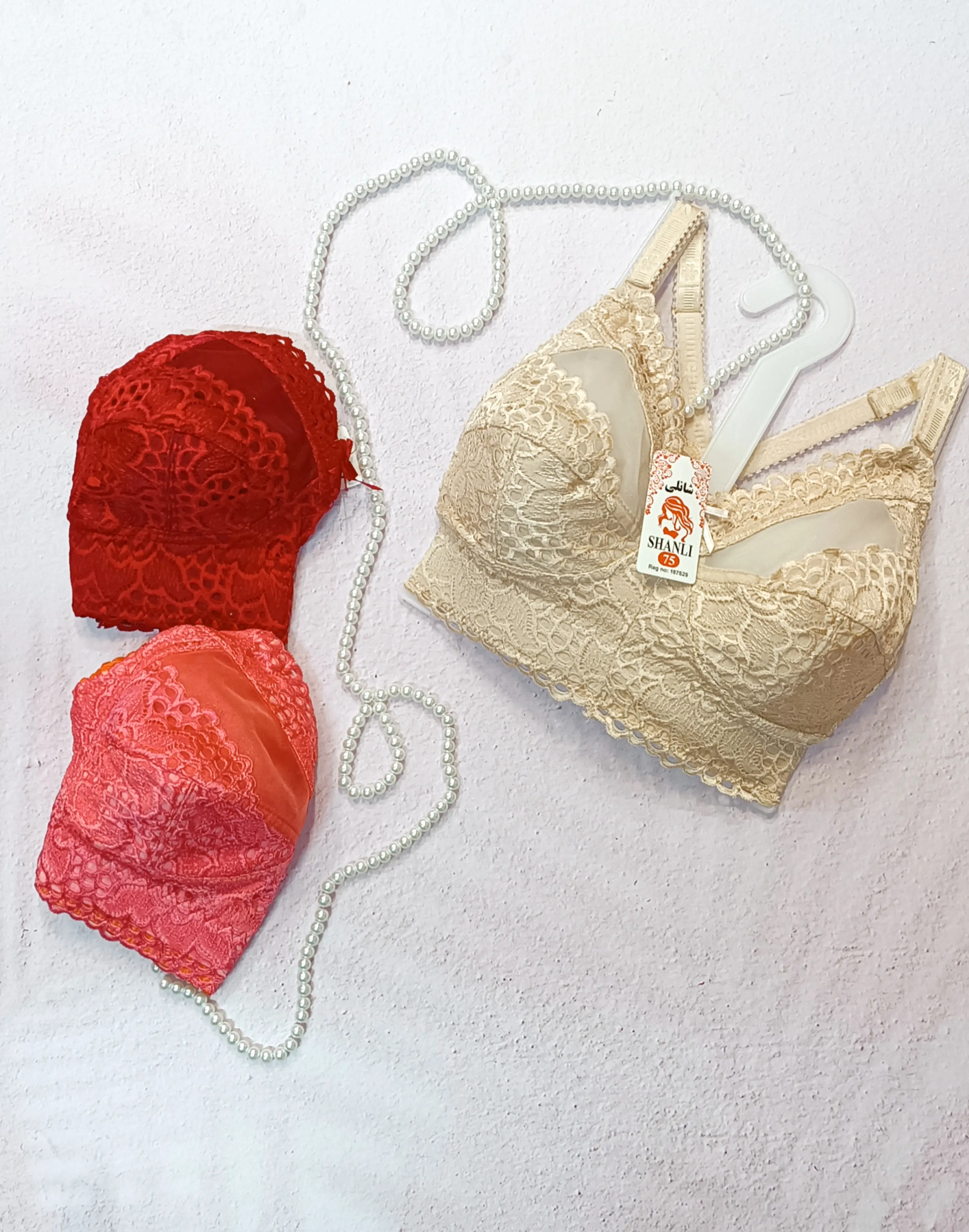 سوتین شاهدوخت