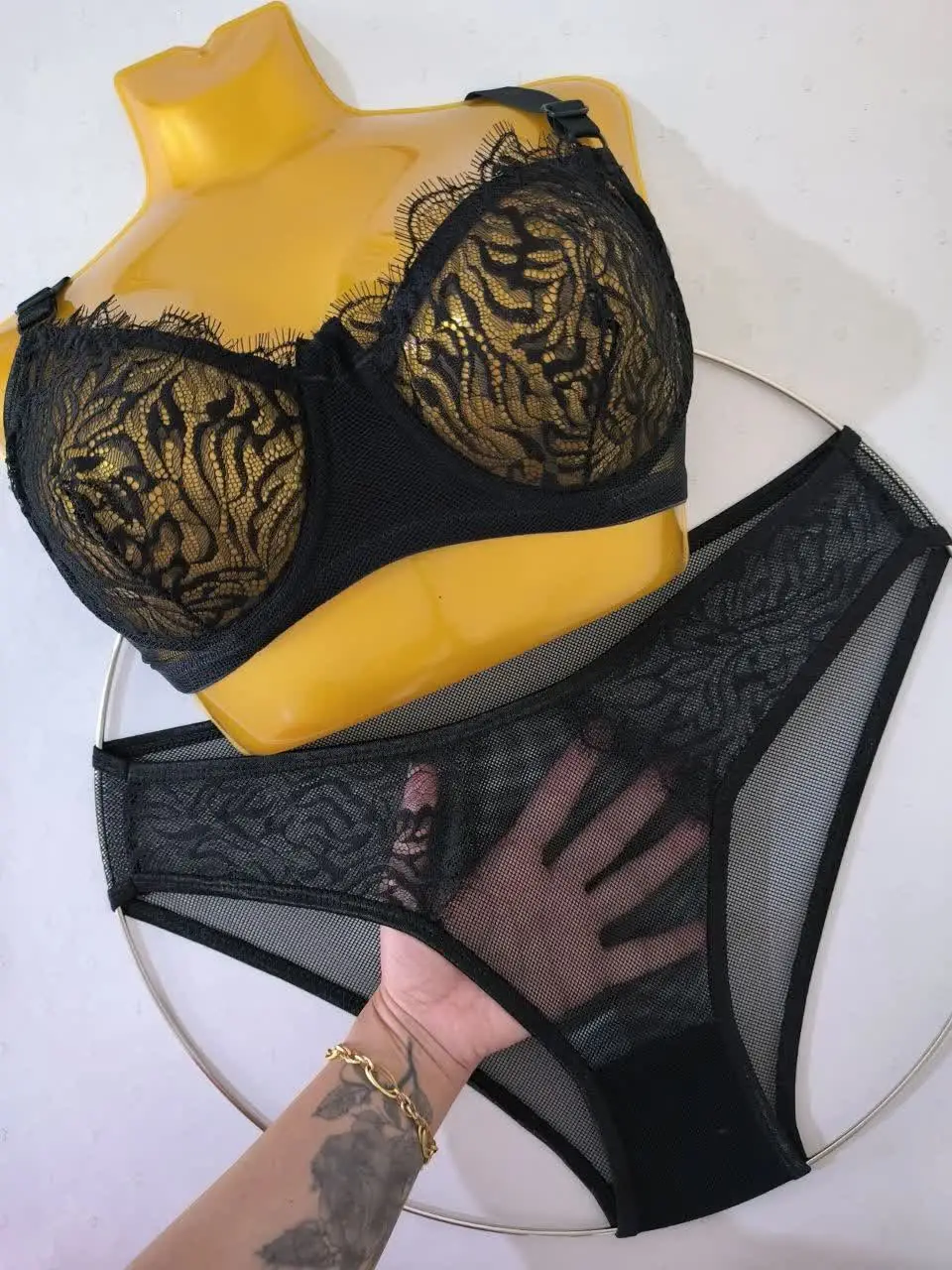 ست سوتین فنردار مژه ایی