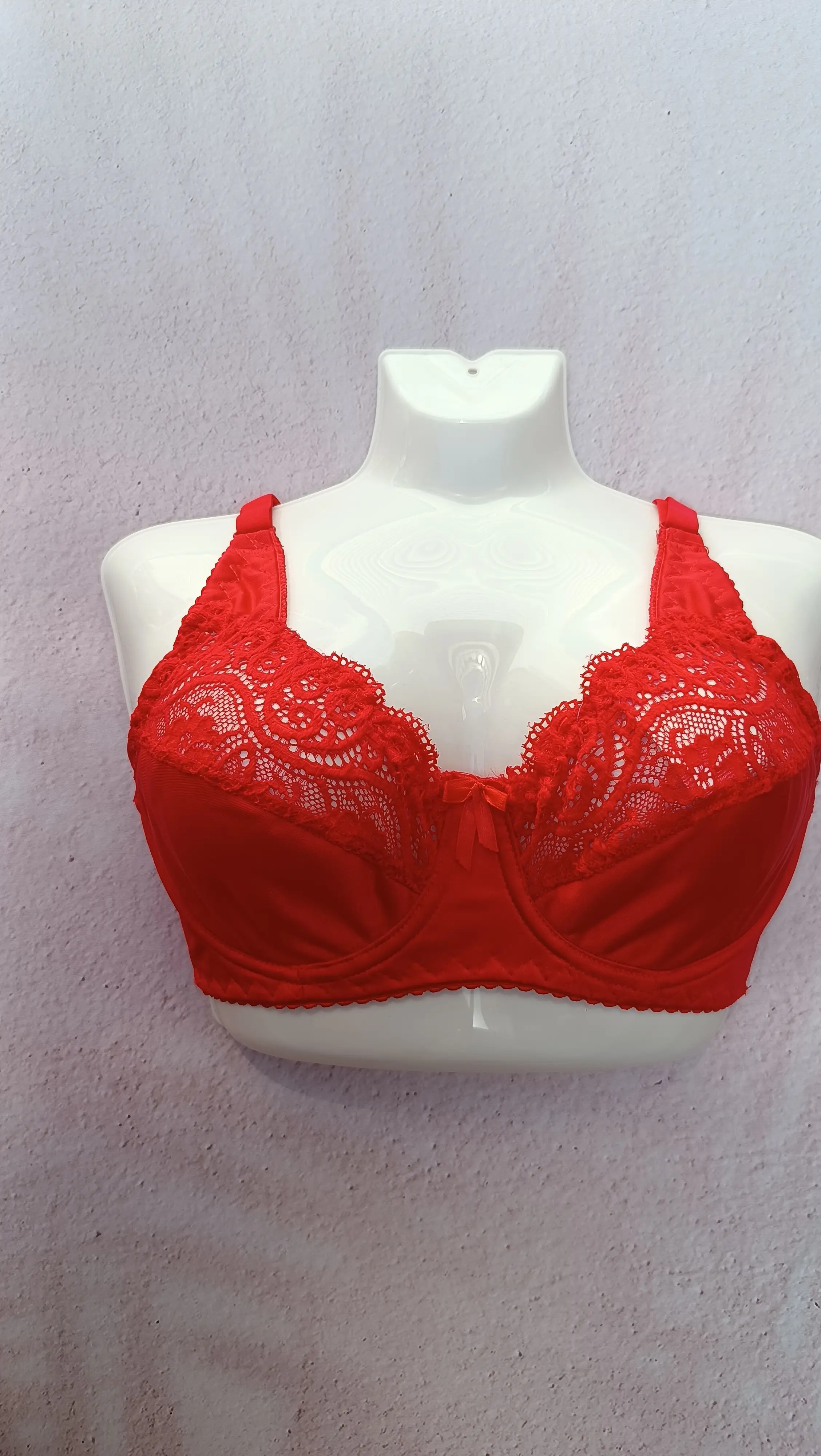 سوتین قرمز نفس